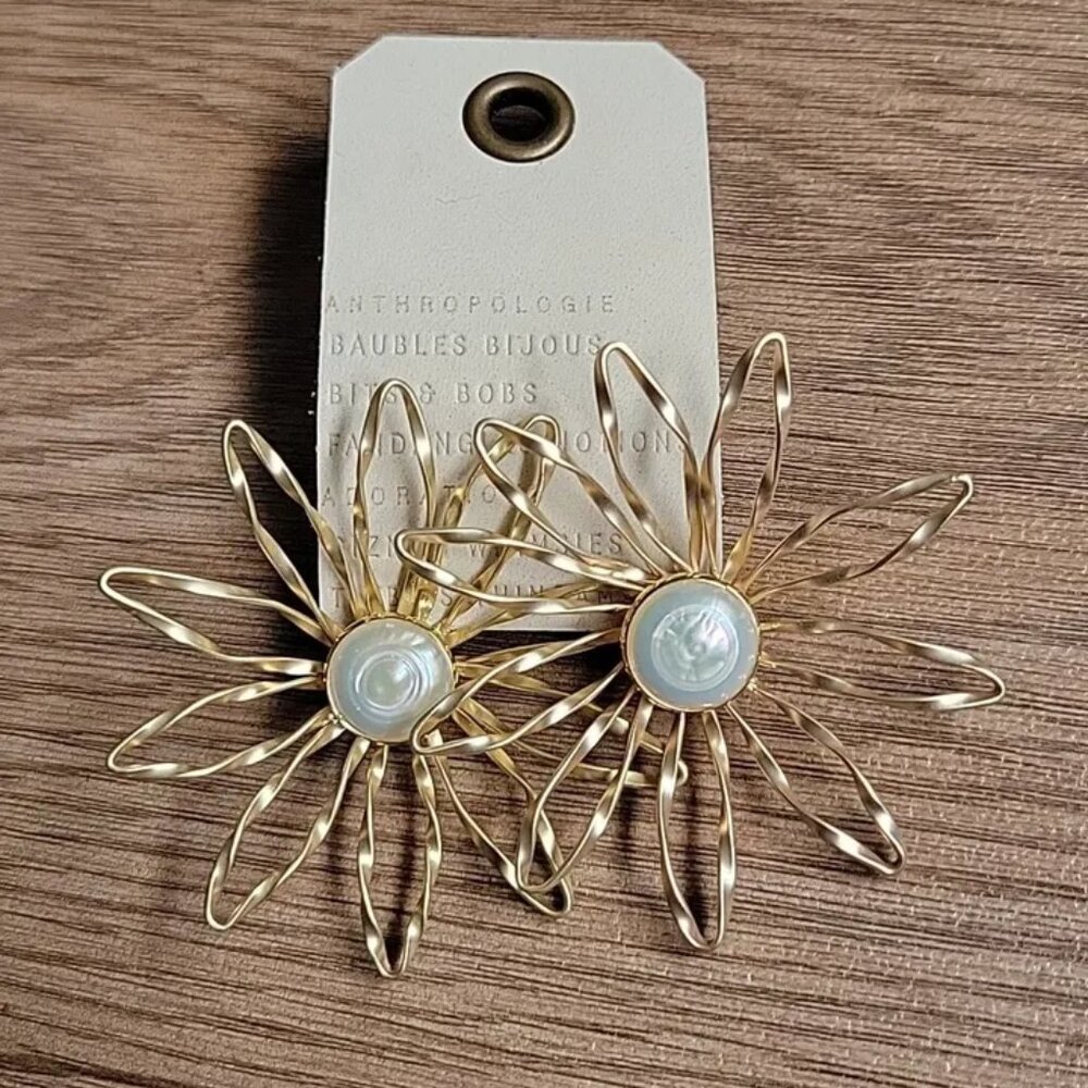 Anthropologie Pearl Flower Earrings Goldtone Wire With Genuine Pearls Brand New